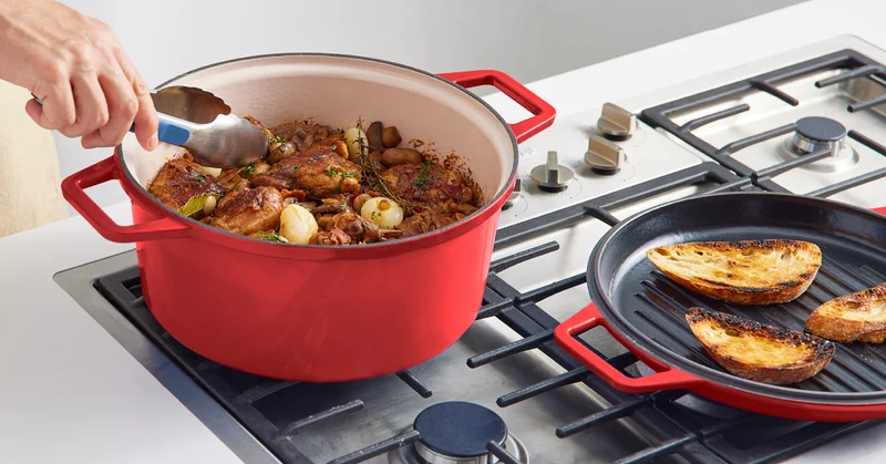 Misen Red Dutch Oven