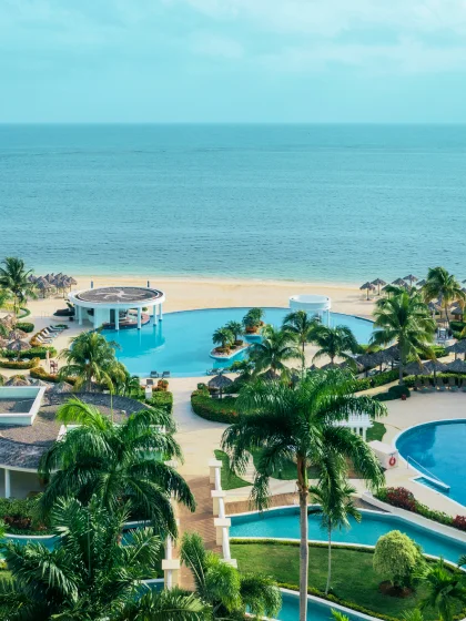 Book and save on spring stays on the beach.
