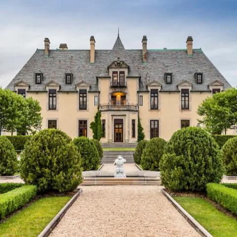 Oheka Castle is said to have inspired the Gatsby movie mansion.