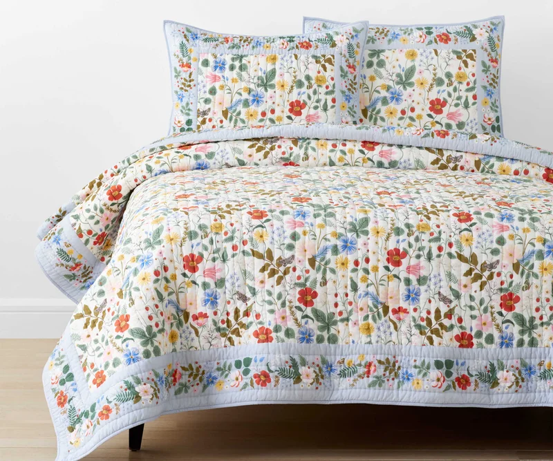 Image of Cotton Quilt - Strawberry Fields