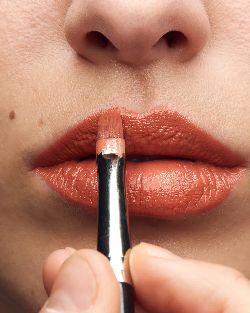shop lips