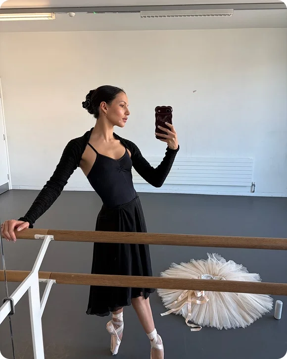 francesca wears daisy
