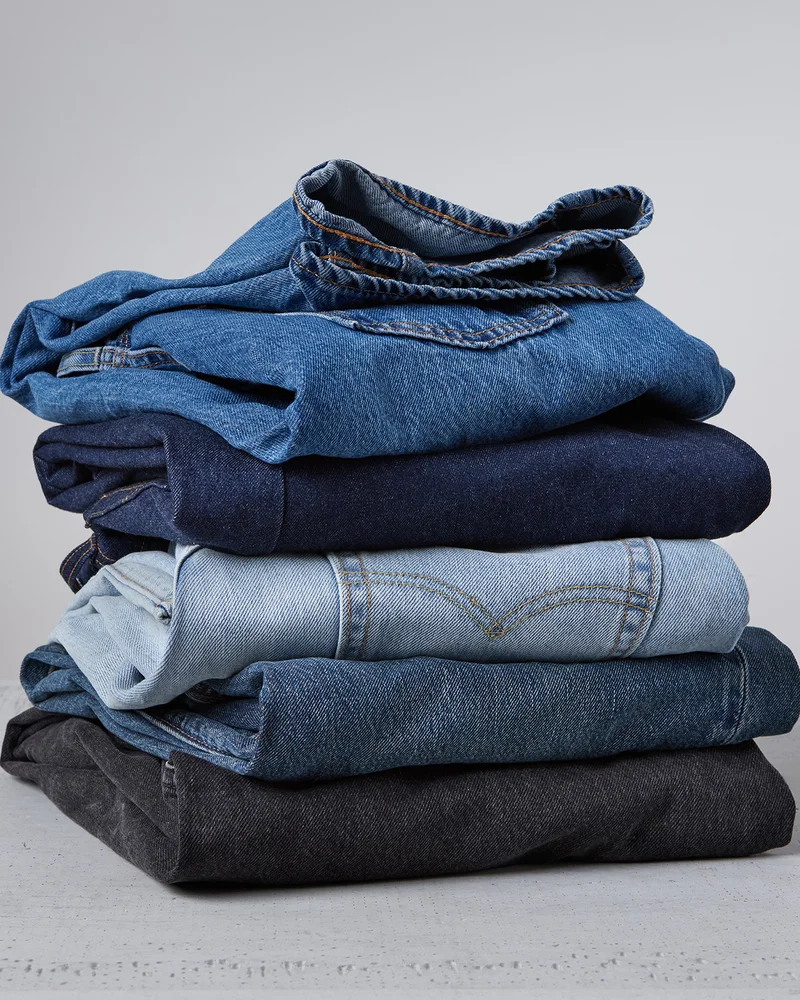 PILE OF BAGGY JEANS