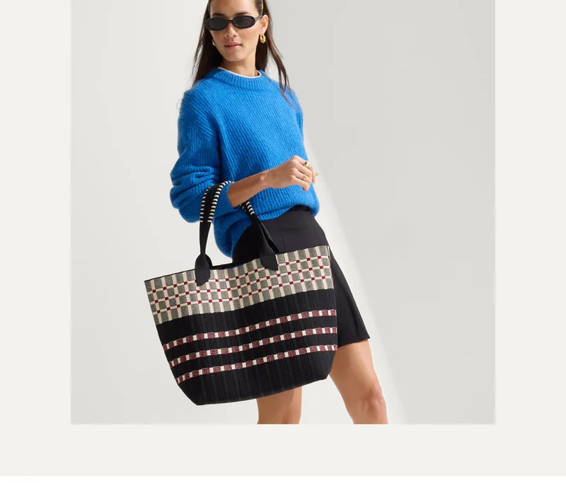THE LIGHTWEIGHT TOTE