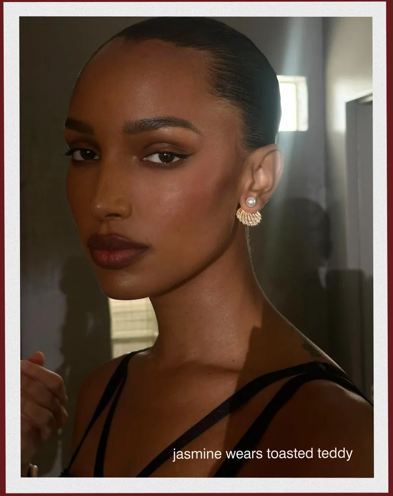 jasmine wears toasted teddy
