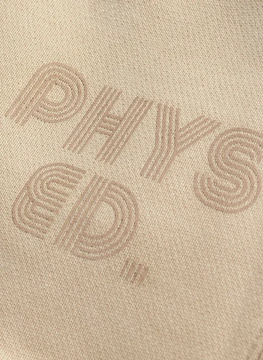 PHYS ED GRAPHICS RELAXED SWEATSHIRT. VANILLA BEIGE.
