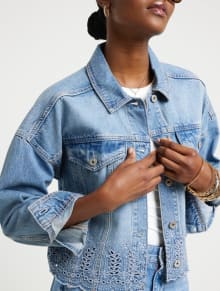 Coats & Jackets