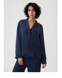 Display images to show real-time content