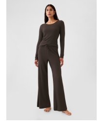 Display images to show real-time content