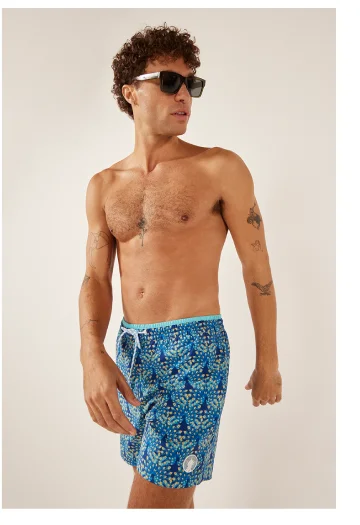 Classic Swim Trunks: The Fan Outs 5.5"