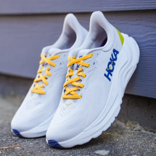 HOKA Arahi 8