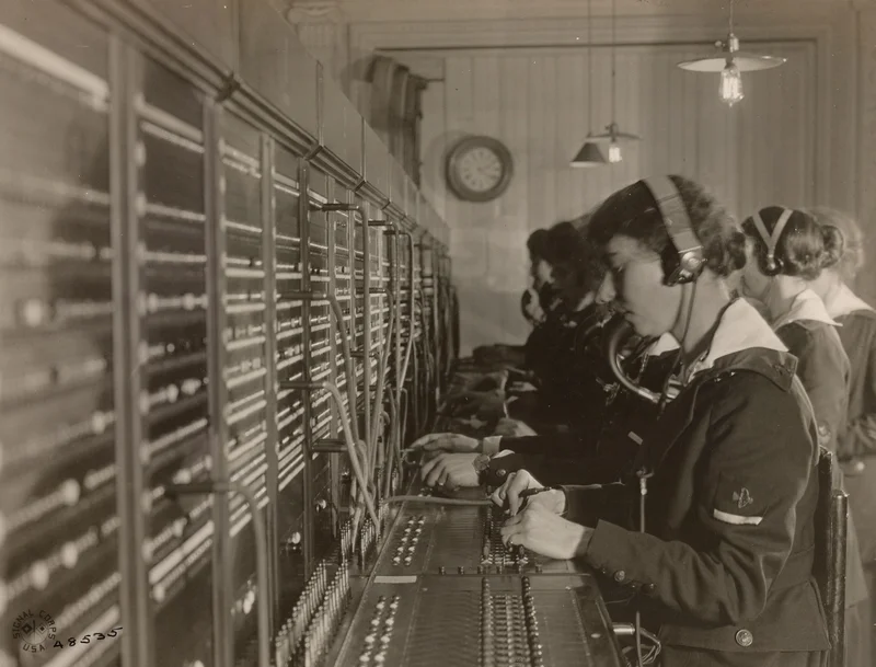 American women operating a telephone exchange at the Elysees Palace Hotel, Paris. The Women's Telephone Unit of the Signal Corp was the first time the U.S. deployed women to combat zones.