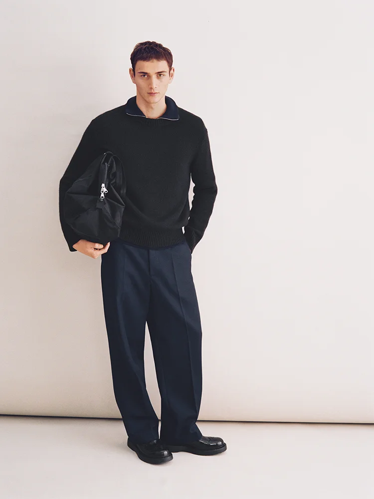 Lookbook img dark blue outfit
