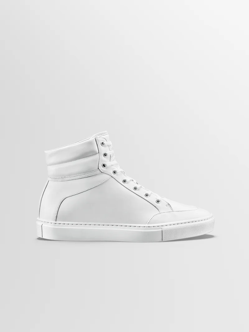 Primo in Triple White