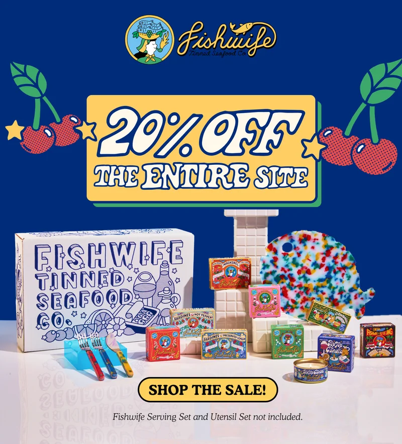 SHOP HOLIDAY