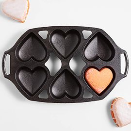 Lodge Cast Iron Heart Mini Cake Pan