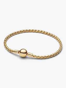 Round Clasp Wing Chain Bracelet
