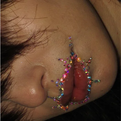 Mouth glitter