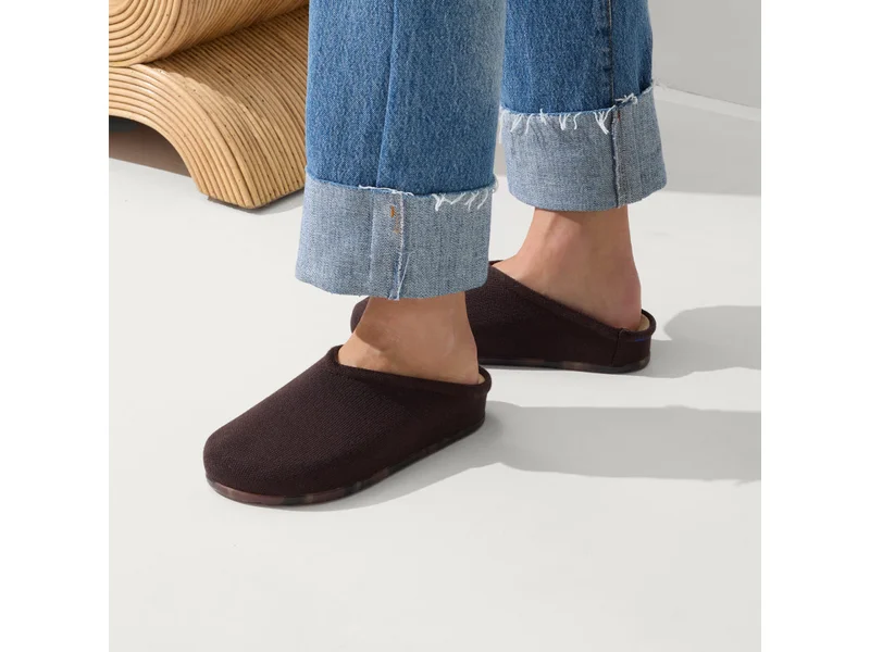 ★★★★★ “Positively obsessed.” - Raquel P. THE CASUAL CLOG