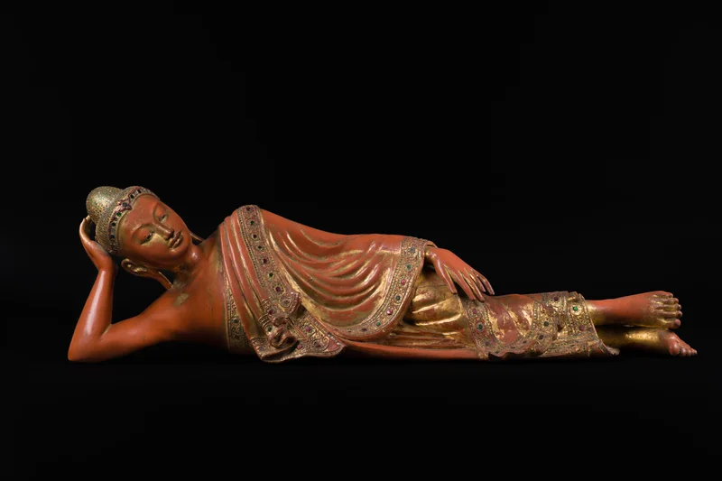 Shakyamuni Buddha Reclining