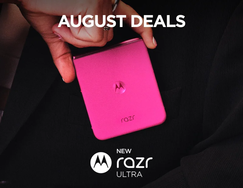 Someone holding the pink new motorola razr ultra