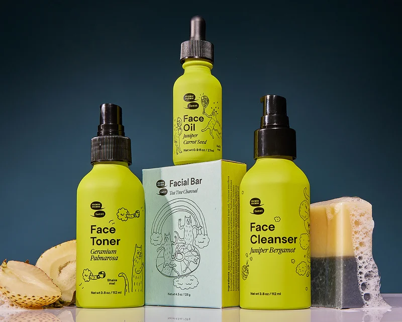 A lineup of our blemish-fighting products in green or blue packaging