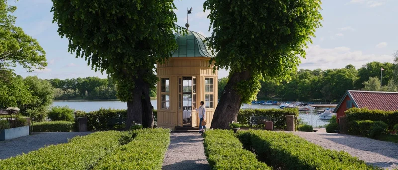 Book a hotel with free cancellation