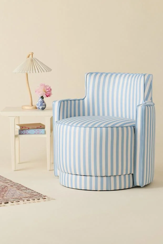 Rhea Swivel Lounge Chair
