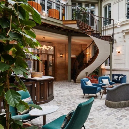 The Hox, Paris lobby