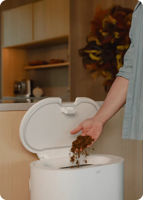 Photo of a Mill with food scraps in it.