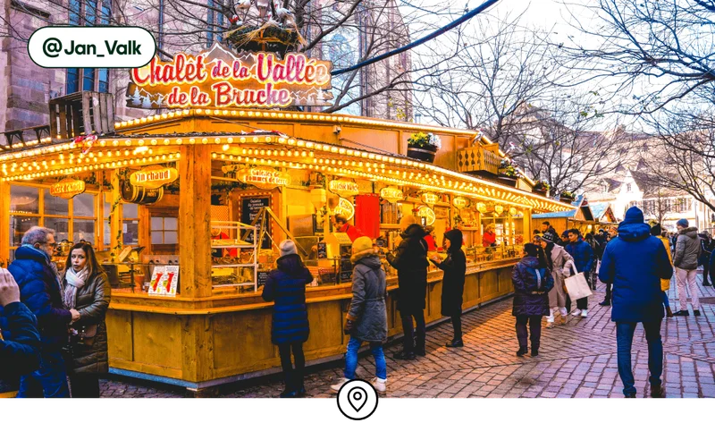Image description: A food stall at the Strasbourg Christmas market, photo taken by @Jan_Valk