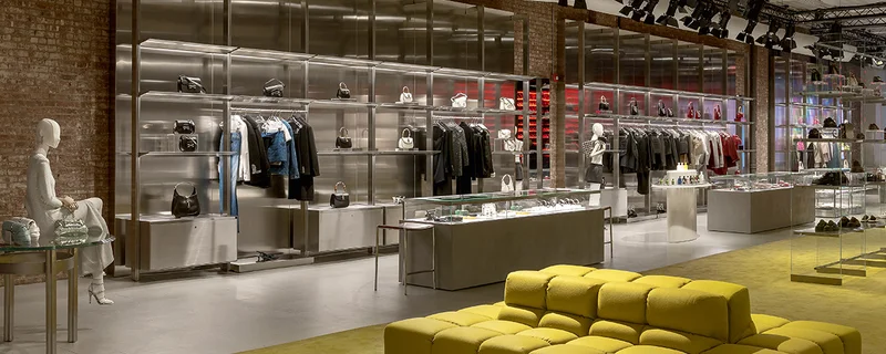 Discover more on the Gucci website