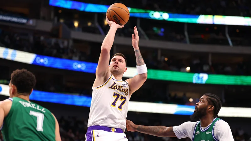 HLs: Doncic scores 33 in comeback win over Mavs