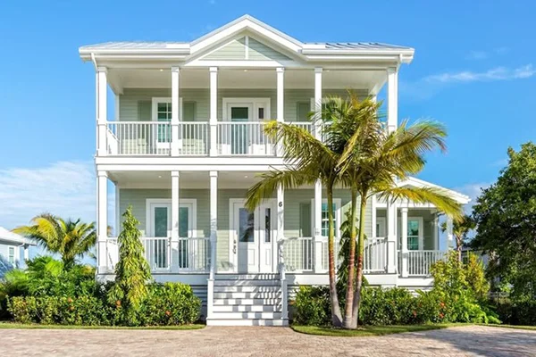 Bask in sun-soaked perfection in Key West, Florida.