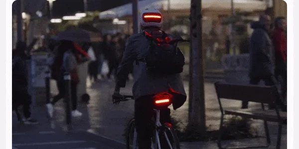Commuter with automatic brake lights on