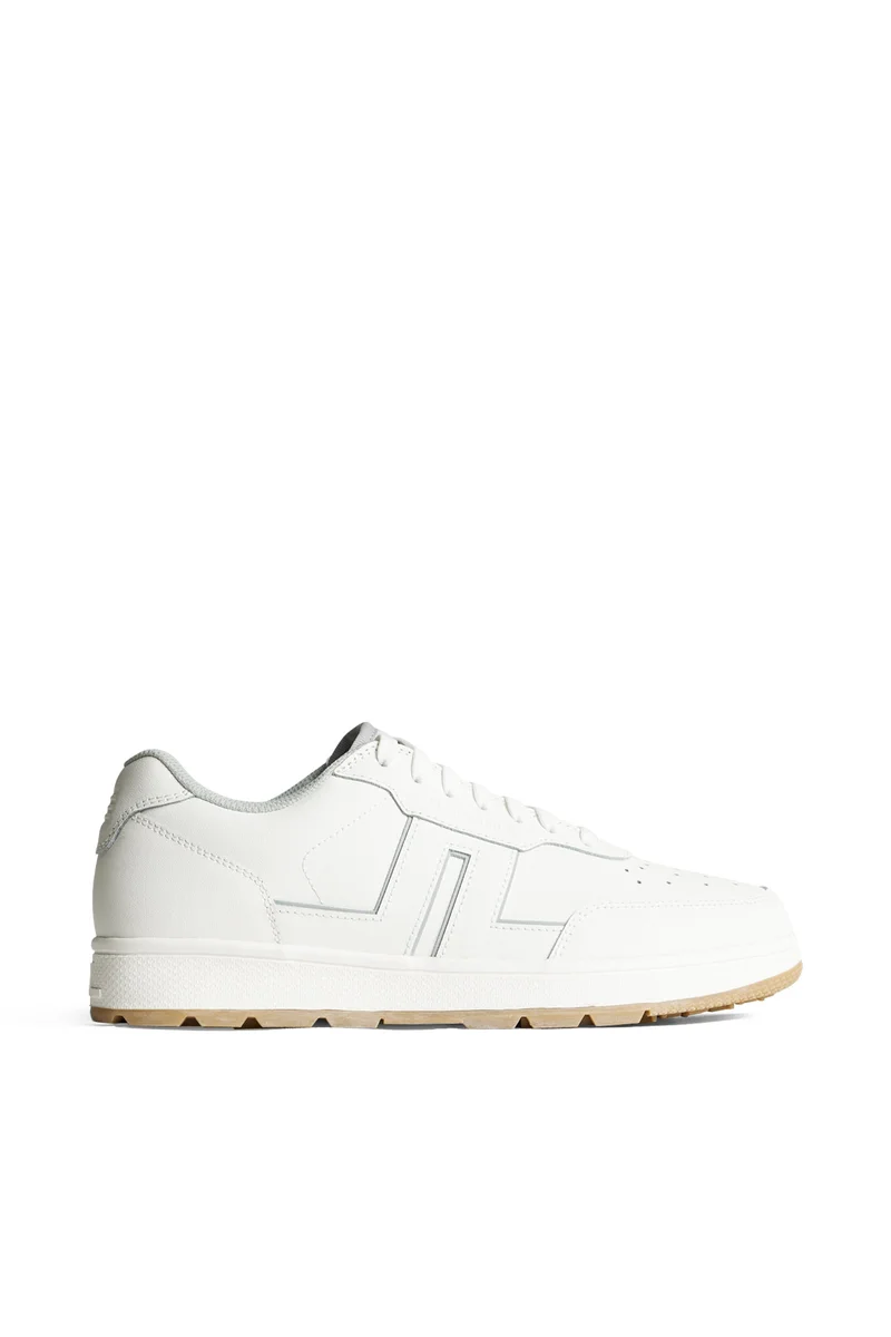 Image of Ace Low-Top Golf Sneaker W / White