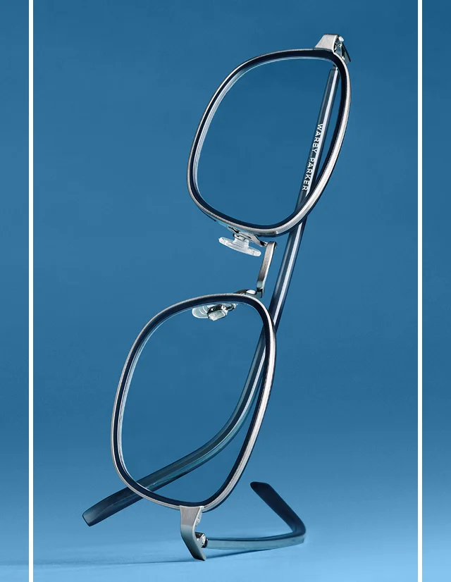An inlaid rim of acetate outlines