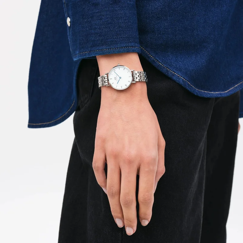 PETITE ROMAN NUMERALS 5-LINK SILVER