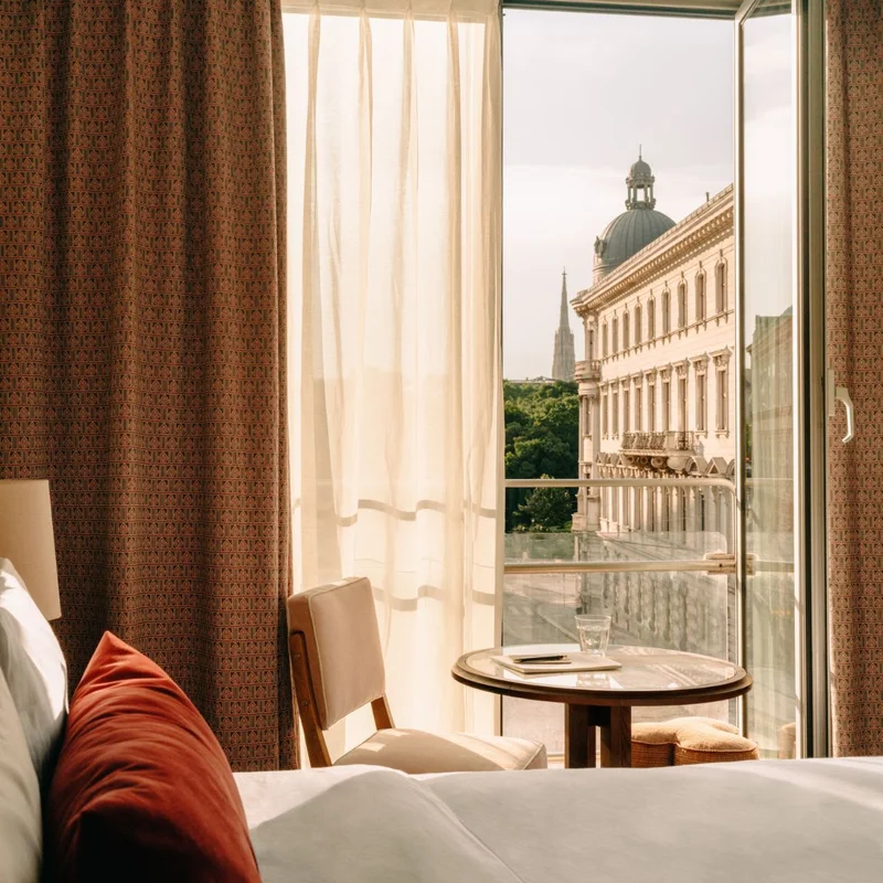 Vienna bedroom with a neighbourhood view