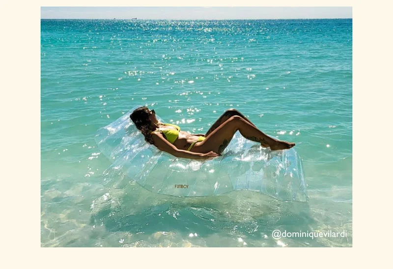 SUPER CLEAR CHAISE LOUNGER