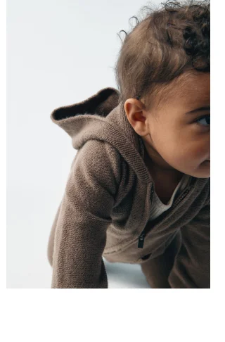 Display images to show real-time content