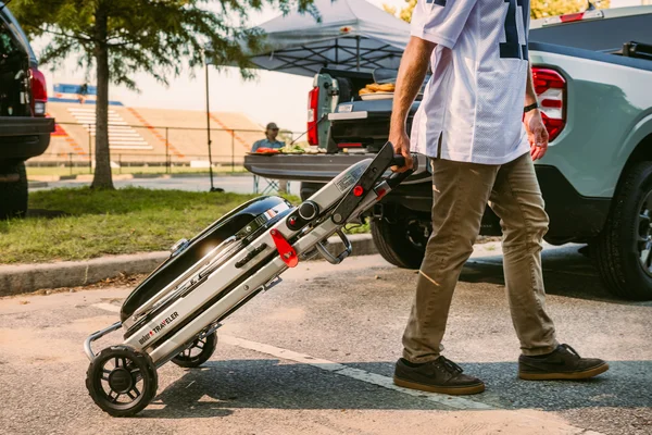 Weber Traveler 22" Portable Grill
