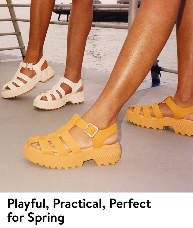 Women wearing platform fisherman sandals.