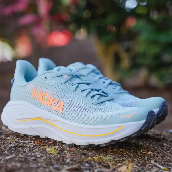 HOKA Challenger 8