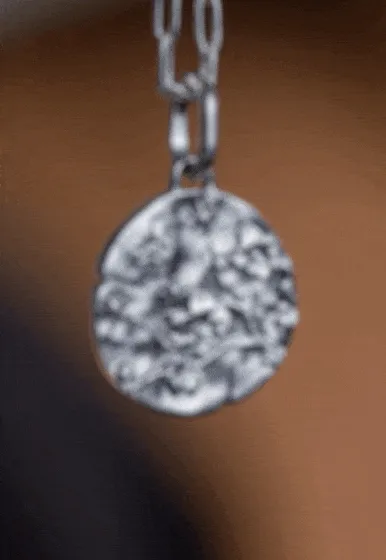 Video showing close-ups of Pandora Talismans