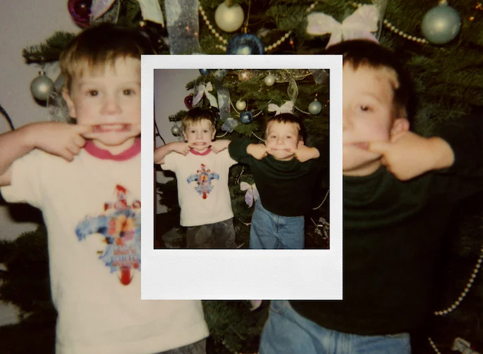 Kids in front of a Christmas tree