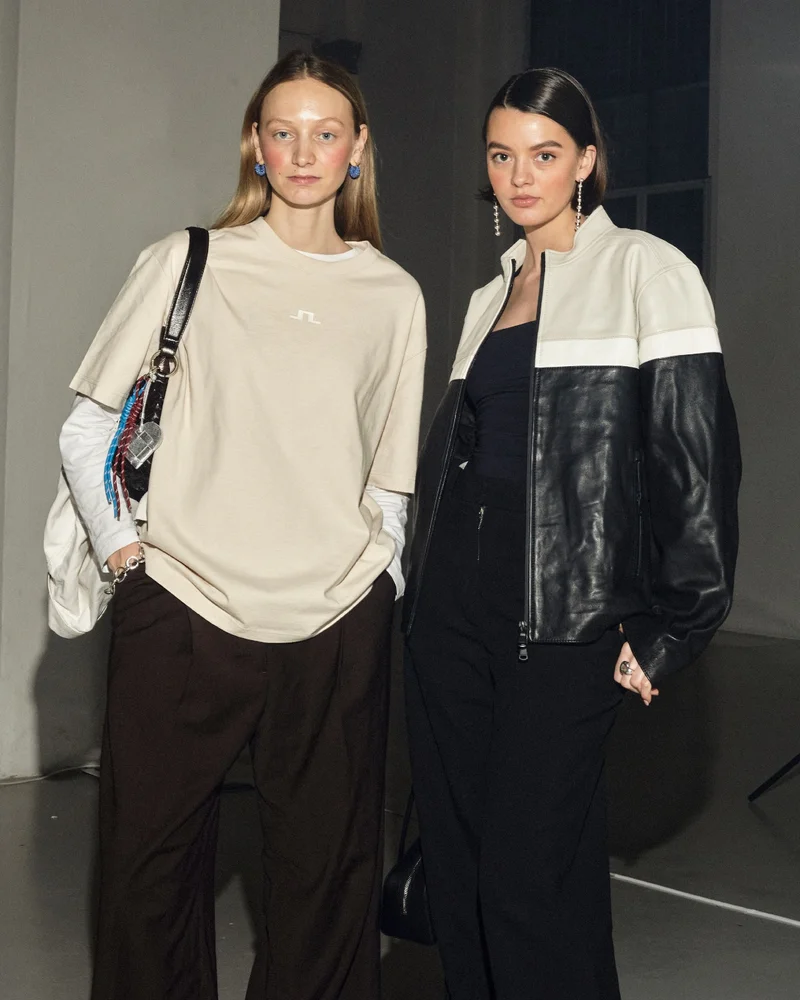 Laura & Mary
