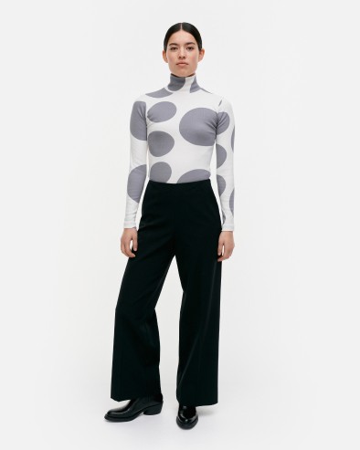 Lumia klaava turtleneck top