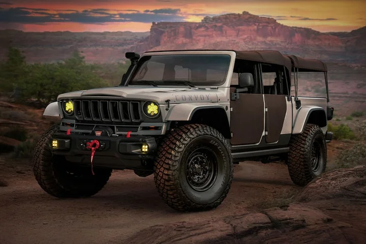 🪖 Jeep Reimagines Its Military Roots with the Gladiator Convoy Concept