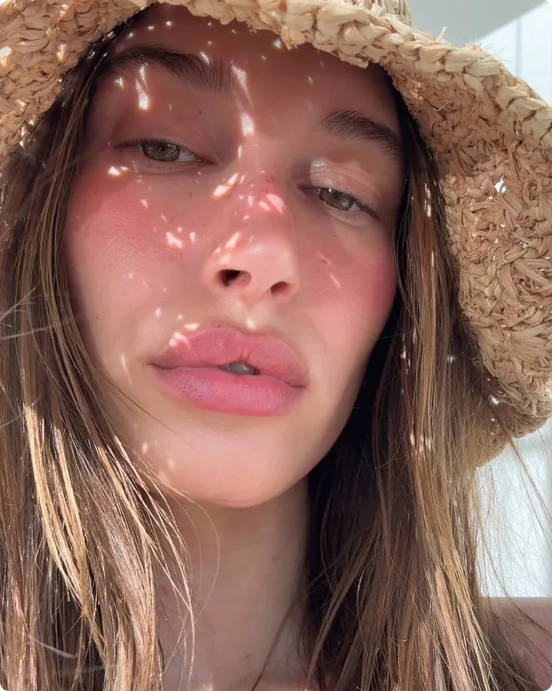 HB wearing pocket blush in plum
